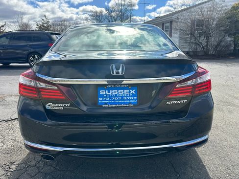 Used 2017 Honda Accord Sport image 5