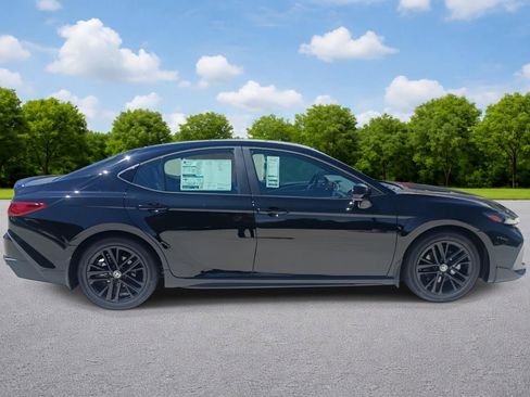 New 2026 Toyota Camry SE FWD image 8