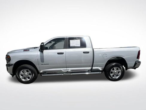 Used 2026 RAM 2500 Big Horn AWD/4WD image 2