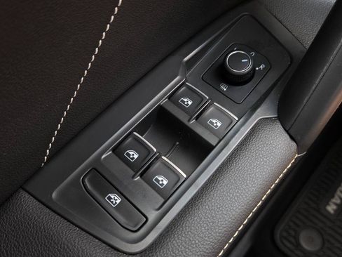 Used 2023 Volkswagen Tiguan SE R-Line FWD image 19