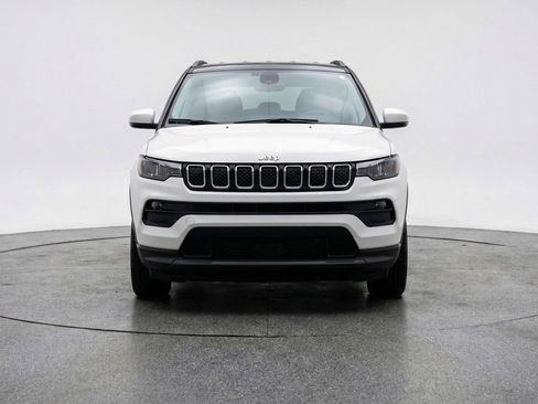 Used 2025 Jeep Compass Limited AWD/4WD image 2