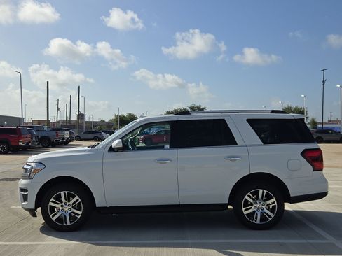 Used 2024 Ford Expedition Limited AWD/4WD image 7