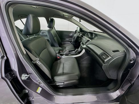 Used 2015 Honda Accord LX image 29