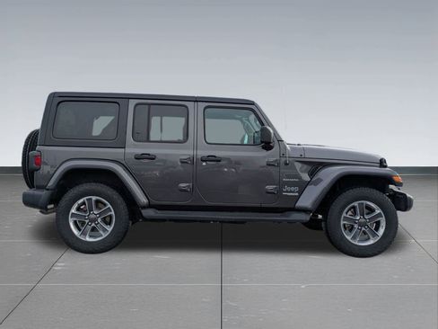 Used 2019 Jeep Wrangler Unlimited Sahara image 8