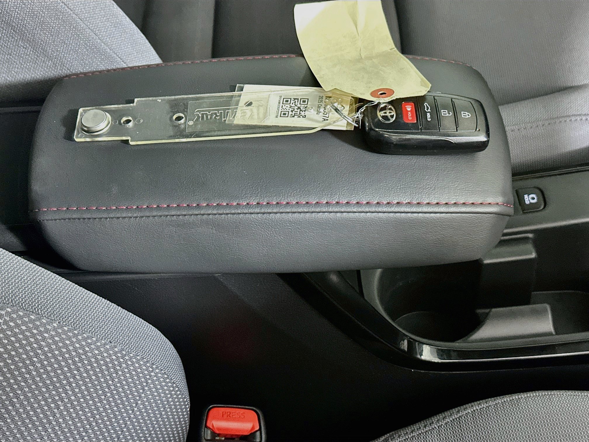 Used 2025 Toyota Corolla SE FWD image 33