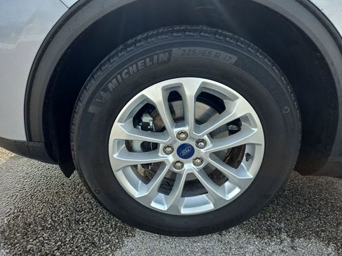 Used 2022 Ford Escape SE w/ Cold Weather Package image 10