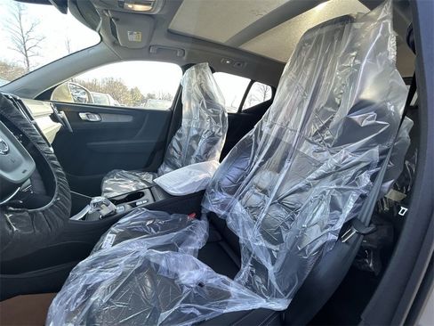 New 2025 Volvo XC40 B5 Core w/ Protection Package Premier image 11