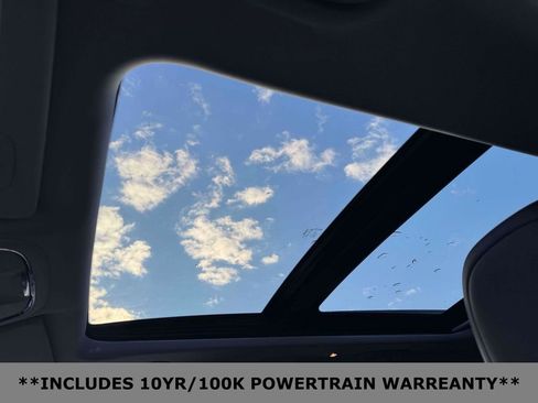 Used 2022 Jeep Cherokee Limited image 18