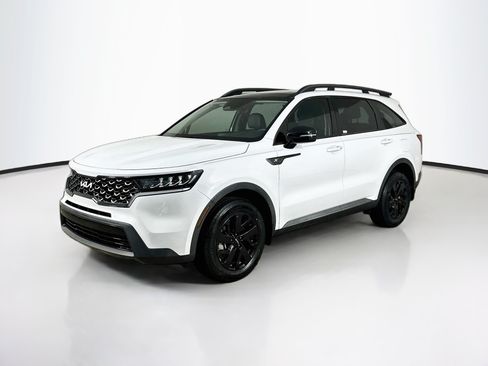 Used 2023 Kia Sorento S w/ Panoramic Sunroof Package AWD/4WD image 3
