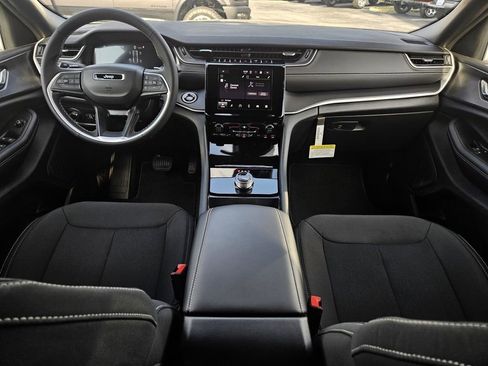 New 2025 Jeep Grand Cherokee Laredo X image 29