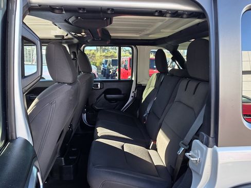Certified 2023 Jeep Wrangler Unlimited image 17