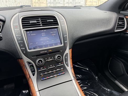 Used 2019 Lincoln Nautilus Reserve w/ Cargo Utility Package image 28