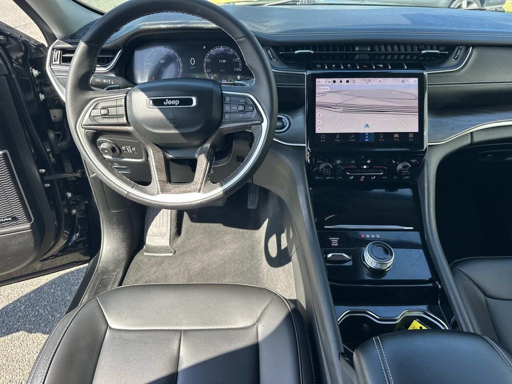 Used 2023 Jeep Grand Cherokee Limited AWD/4WD image 21