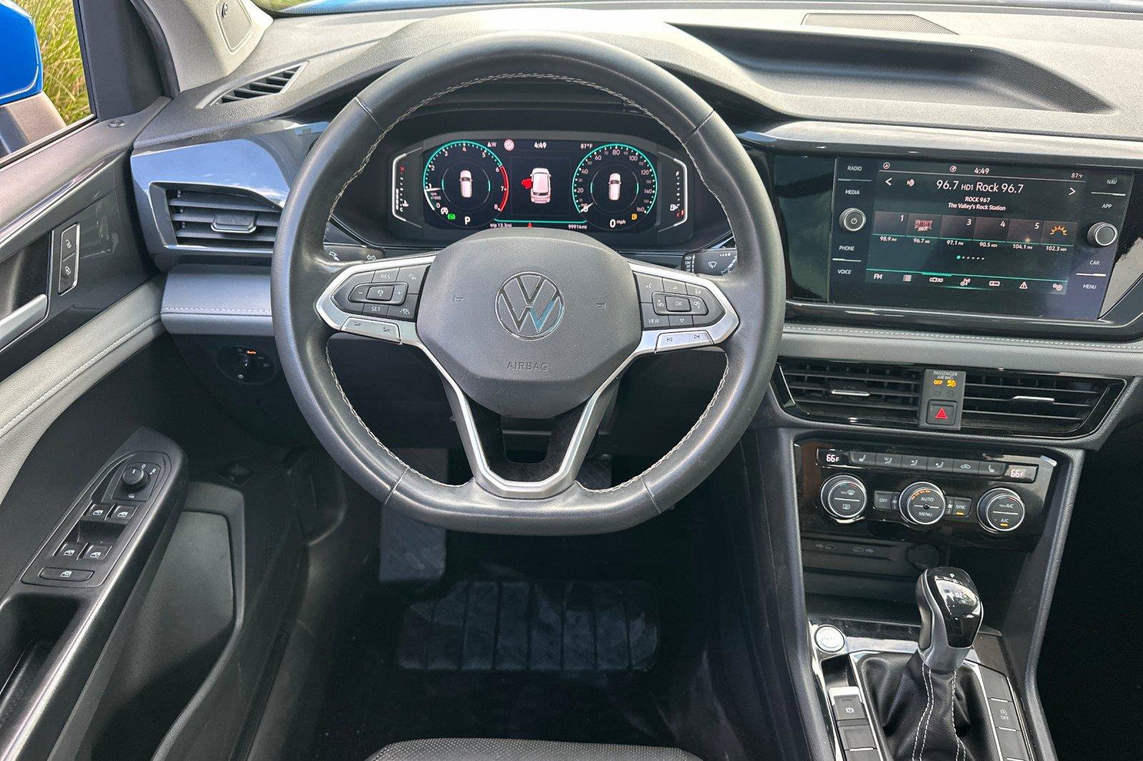 Used 2022 Volkswagen Taos SEL w/ Panoramic Sunroof Package FWD image 13