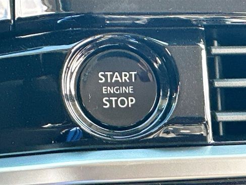 New 2025 Nissan Pathfinder SV image 9