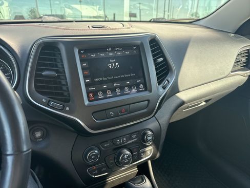 Used 2020 Jeep Cherokee Trailhawk w/ Comfort/Convenience Group image 10