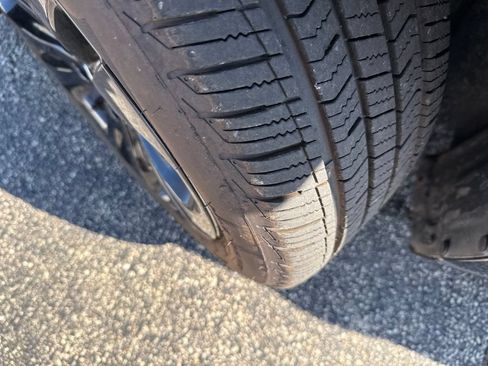 Used 2017 Chrysler 200 LX FWD image 3
