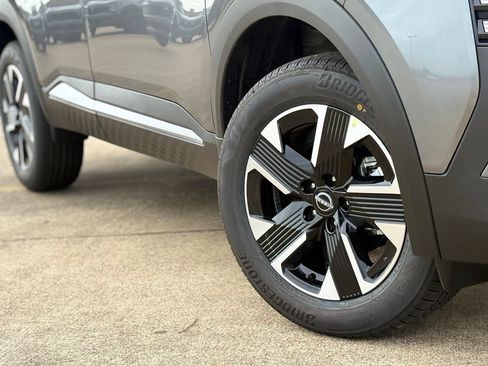 New 2026 Nissan Kicks SV AWD/4WD image 11