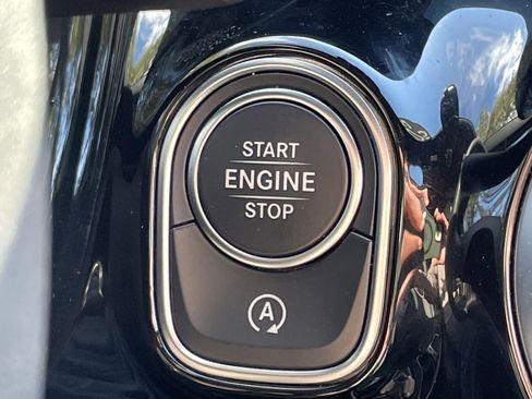 Certified 2025 Mercedes-Benz GLA 250 image 28