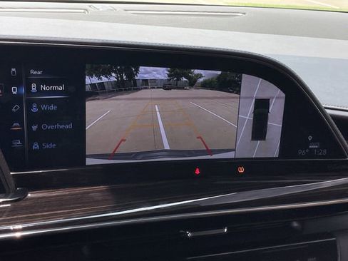 Used 2022 Cadillac Escalade ESV Premium Luxury AWD/4WD image 18