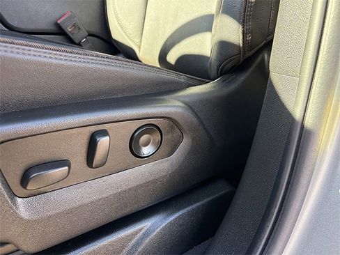 Certified 2024 Chevrolet Tahoe High Country w/ Advanced Technology Package image 19