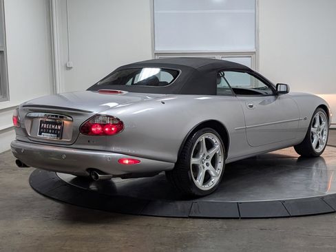 Used 2001 Jaguar XKR Convertible image 16