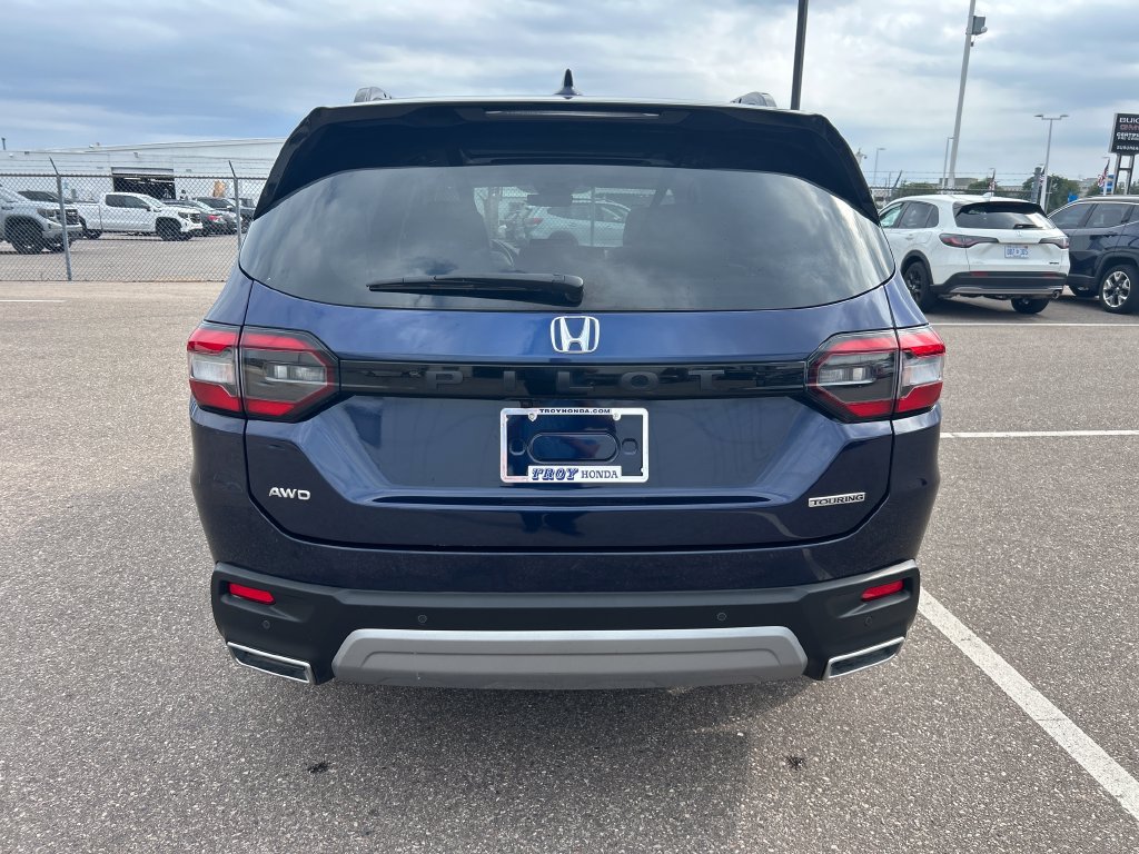 Certified 2024 Honda Pilot Touring image 7