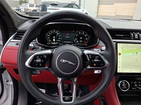 Used 2022 Jaguar F-PACE SVR image 20