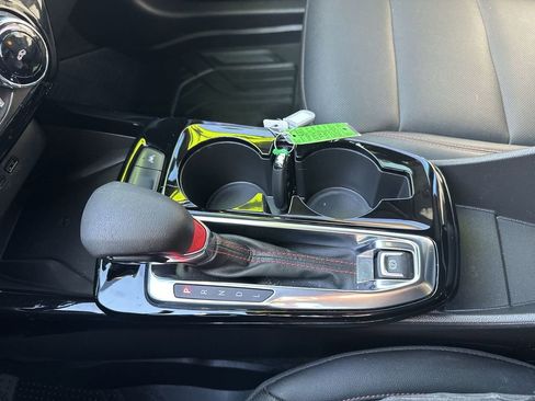 Certified 2025 Chevrolet Trax RS w/ Sunroof Package image 28