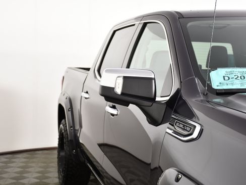 Used 2025 GMC Sierra 1500 SLT AWD/4WD image 14