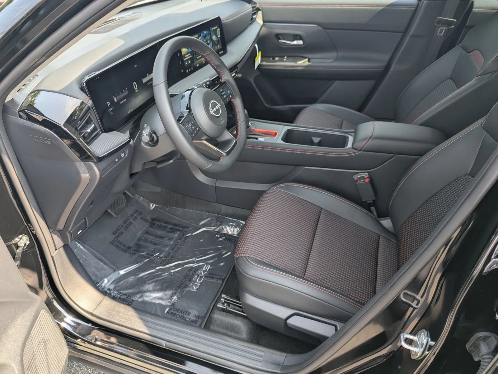 Certified 2026 Nissan Kicks SR FWD image 9