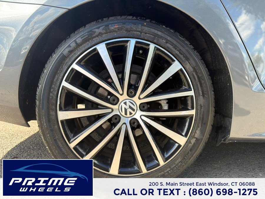 Used 2016 Volkswagen Jetta Sport FWD image 24