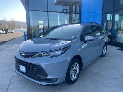 Used 2023 Toyota Sienna XLE Woodland Edition