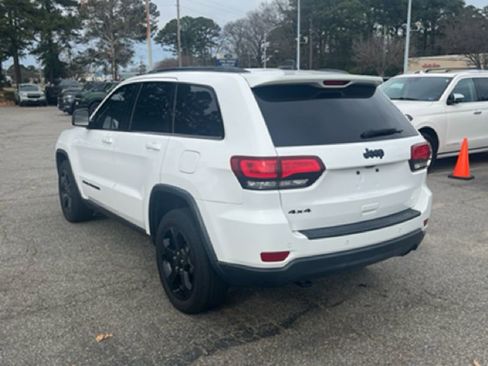 Used 2018 Jeep Grand Cherokee Laredo image 7