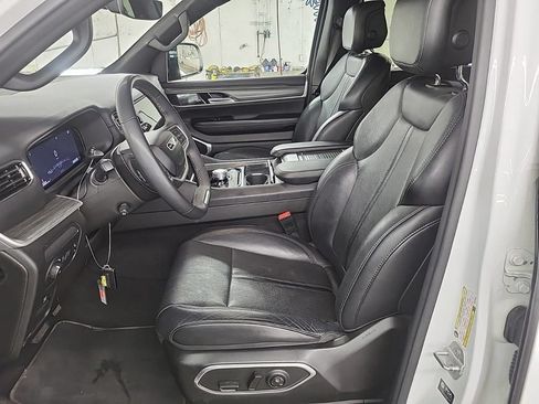 Used 2024 Jeep Wagoneer Series II AWD/4WD image 9