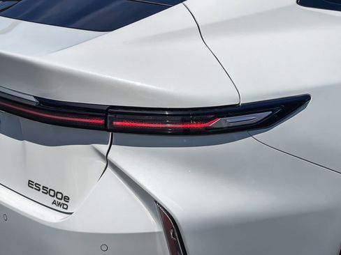 New 2026 Lexus ES 500e AWD/4WD image 8