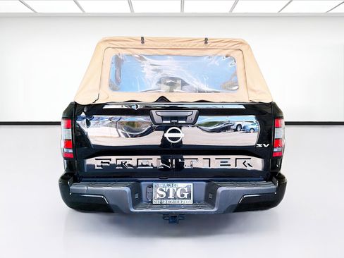 Used 2024 Nissan Frontier SV RWD image 5