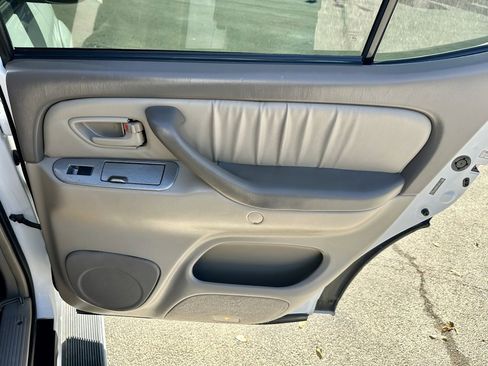 Used 2006 Toyota Sequoia Limited image 32