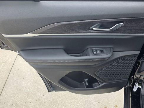 New 2025 Jeep Grand Cherokee Limited w/ Black Appearance Package image 21