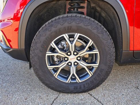 New 2025 GMC Acadia AT4 w/ LPO, Floor Liner Package image 33