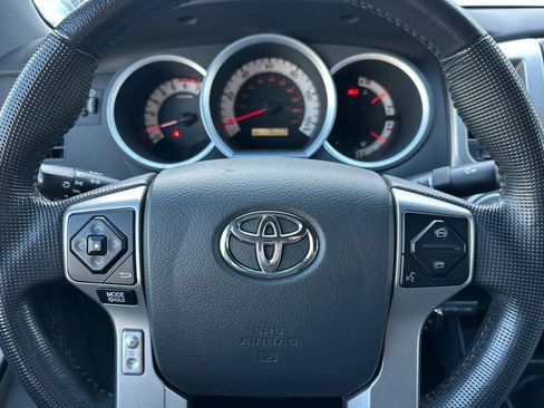 Used 2015 Toyota Tacoma 4x4 Double Cab w/ TRD Off-Road Package image 22