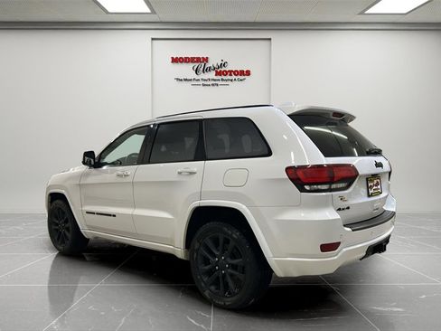Used 2022 Jeep Grand Cherokee Laredo X image 5