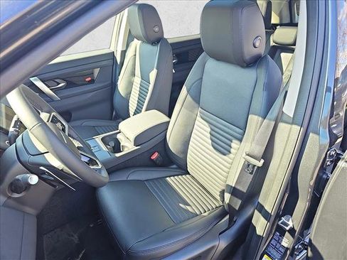 Used 2025 Land Rover Discovery Sport S image 15