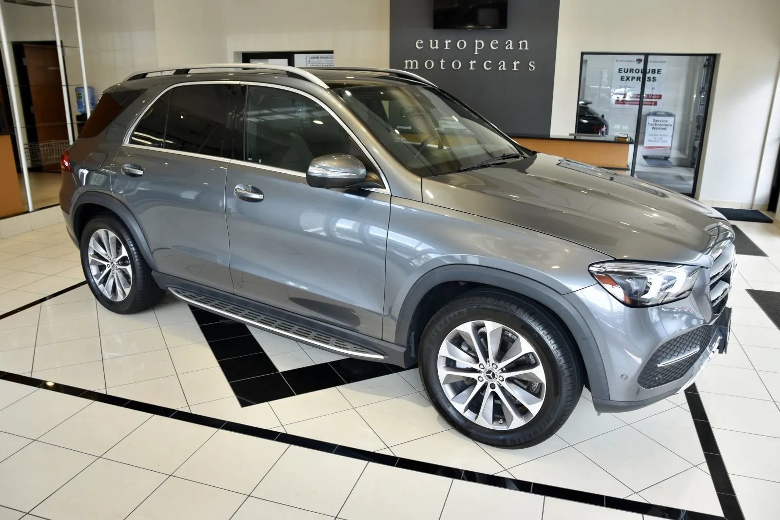 Used 2023 Mercedes-Benz GLE 350 4MATIC w/ Premium Package image 7