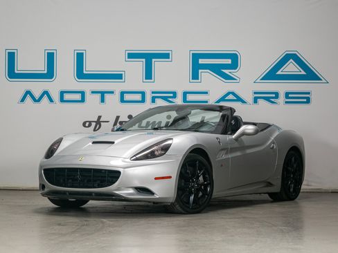 Used 2012 Ferrari California image 5