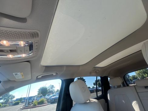 Used 2021 Mercedes-Benz GLB 250 4MATIC image 17