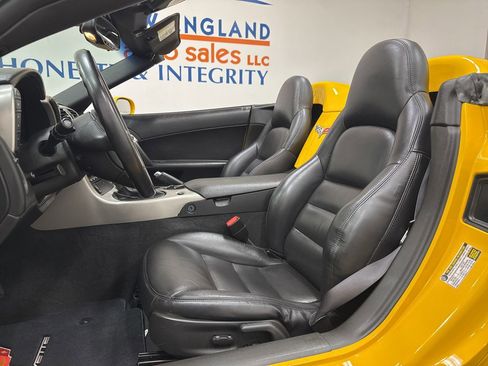 Used 2005 Chevrolet Corvette Convertible w/ Preferred Equipment Group RWD image 13