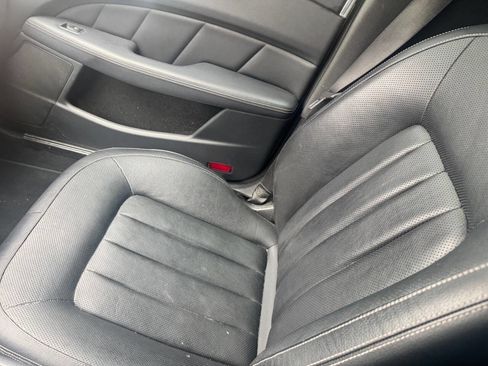 Used 2014 Mercedes-Benz CLS 550 w/ Premium 1 Package image 28