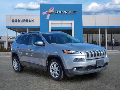 Used 2014 Jeep Cherokee Latitude w/ Comfort/Convenience Group FWD image 3
