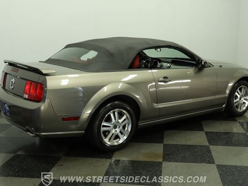 Used 2005 Ford Mustang Cobra RWD image 12